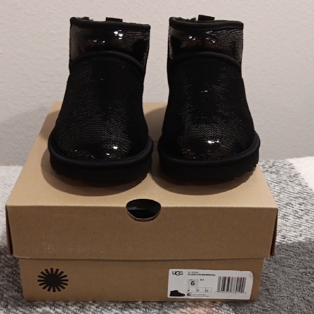 UGG Women Black Boots